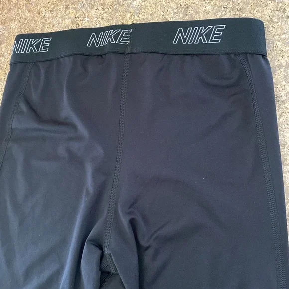 Nike Black Active Capri Crop Leggings Tights Medium - Picture 7 of 15